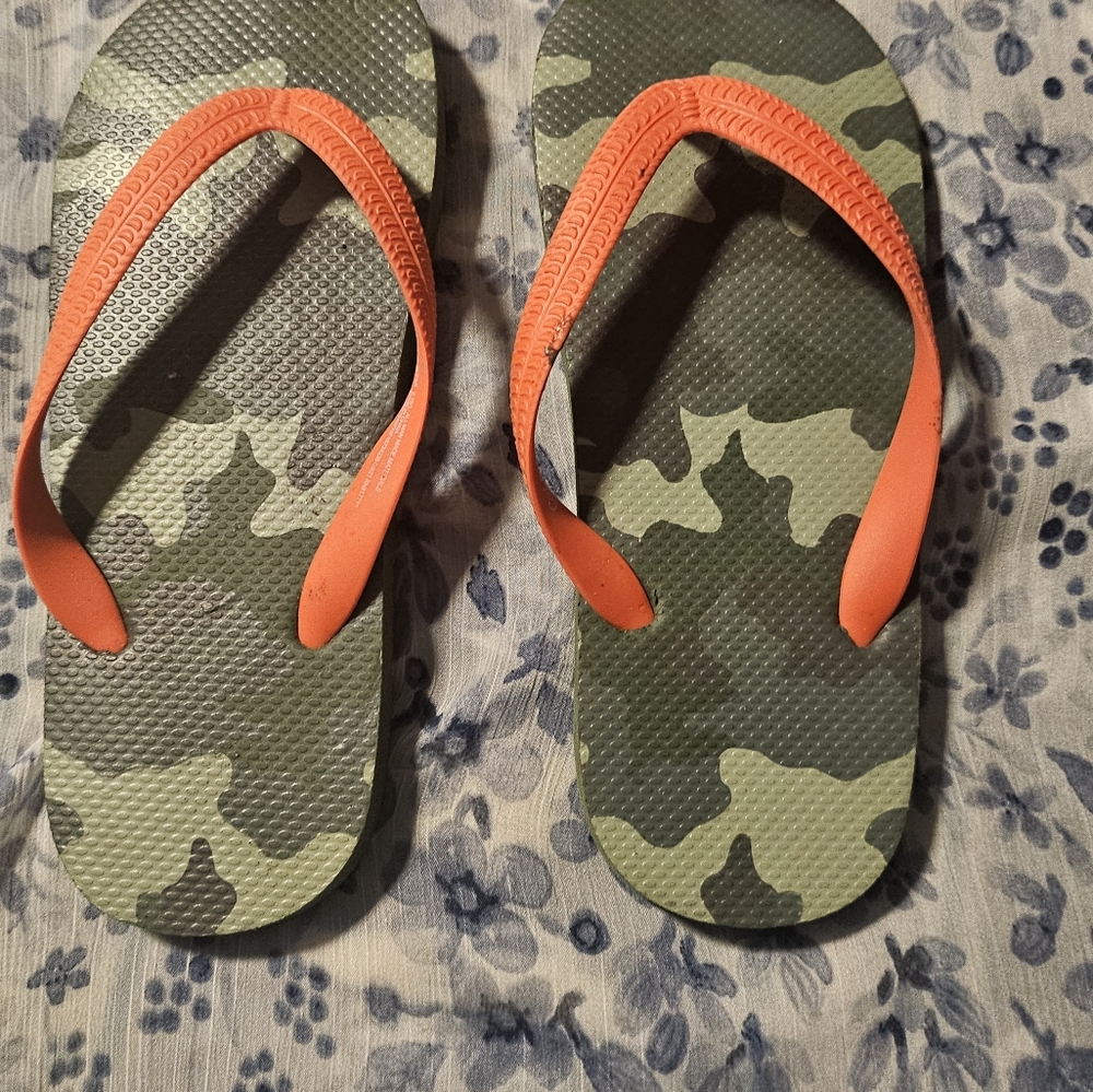 2 pair sandals - Picture 3 of 4